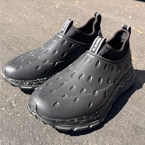 Kanes Revive AC Men’s Size 10